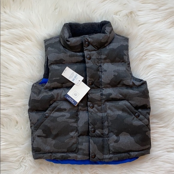 GAP toddler boys down filled vest - size 3 years